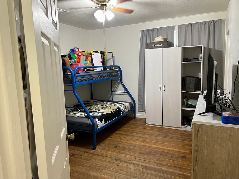 1006 N College St — Photo 13