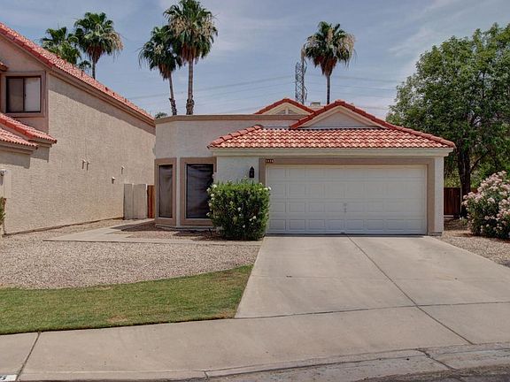 2nd image of 1425 E Commerce Ave