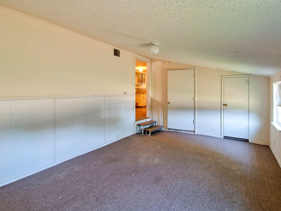 1st image of 111 Faye Cir