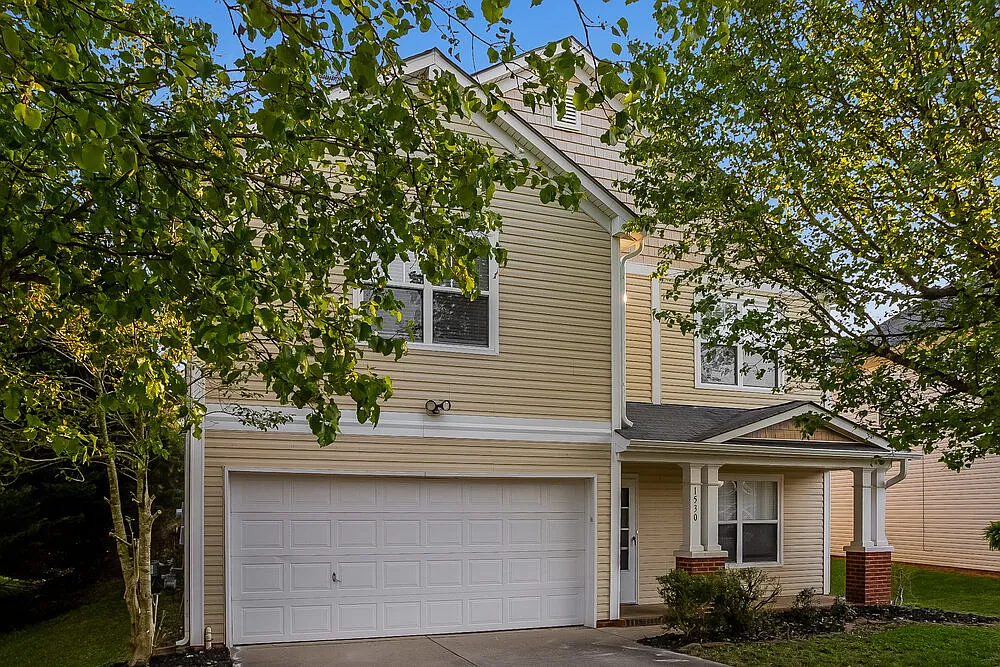 3 bed, 2.5 bath, 2076 sqft, $1,995 — Photo 4