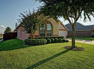 8228 Fall Crest Dr, Hurst, TX 76053