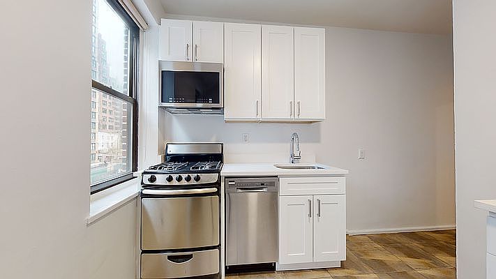 1st image of 246 E 46th St APT 5B