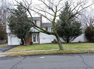 99 Tennyson St, Carteret, NJ 07008