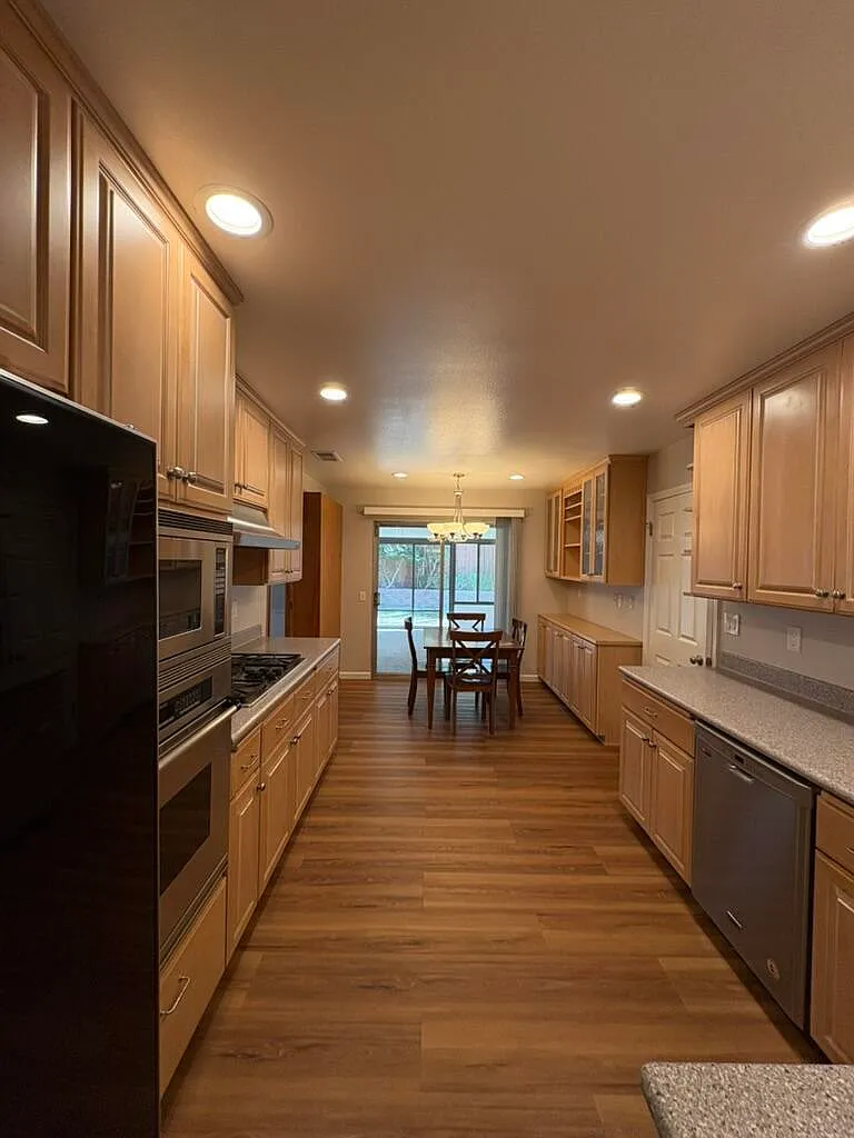 5 bed, 3.0 bath, 1996 sqft, $6,995 — Photo 1