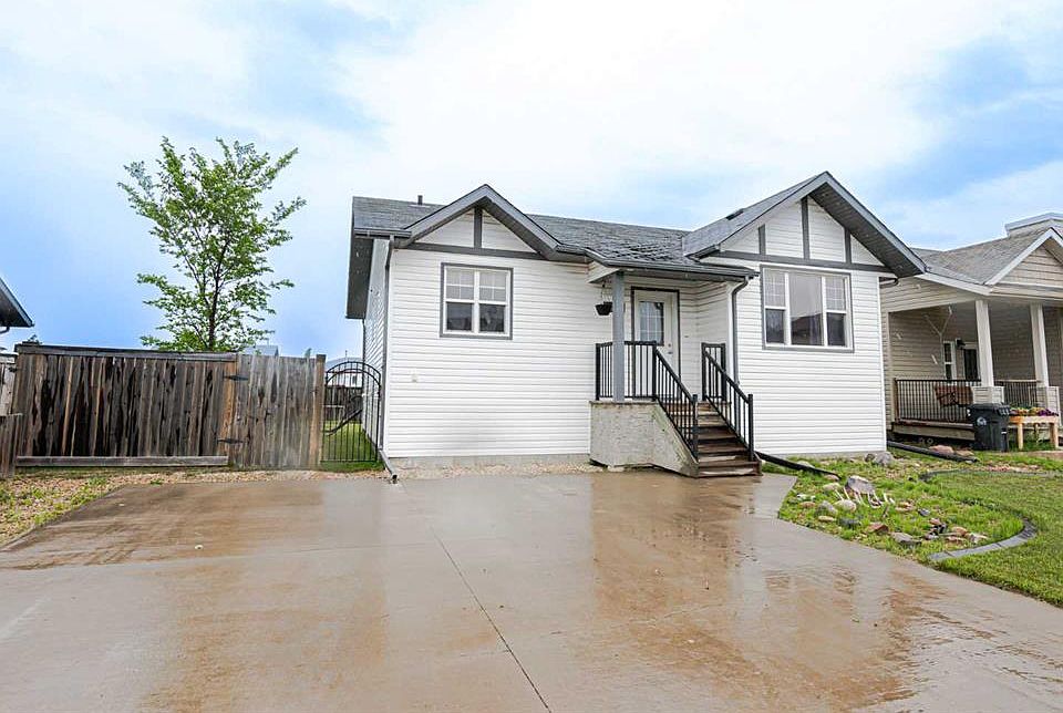 9997 W 105th St, Sexsmith, AB T0H 3C0 MLS A2144033 Zillow