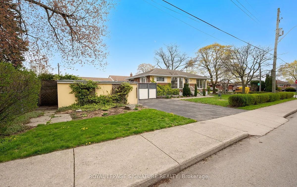 Building Photo - 71 Grenadier Dr