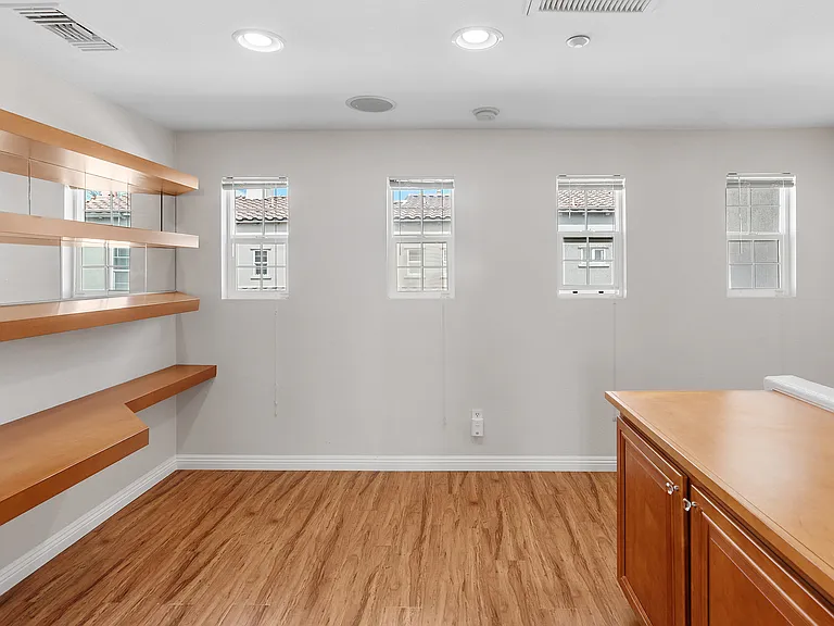 10556 Debreceni Way #9 — Photo 11