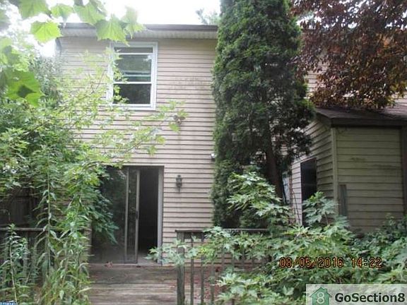 4th image of 517 W Loch Lomond Dr