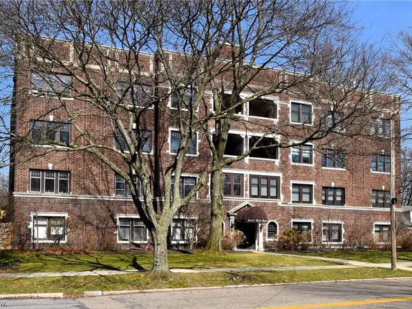 2425 N Park Blvd APT 2A, Cleveland, OH 44106