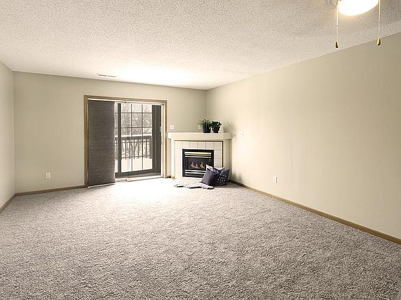 5th image of 434 W Side Dr