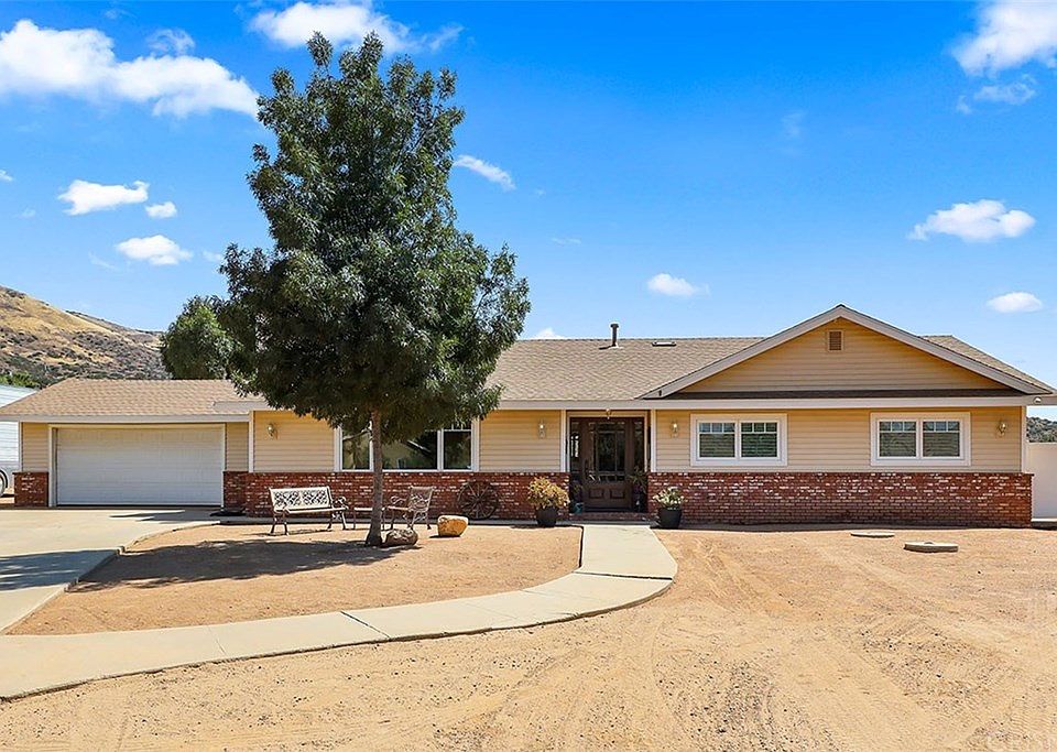 1st image of 34754 Violan St