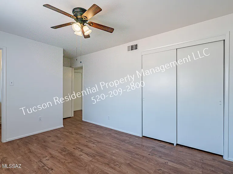 826 E Water St — Photo 24