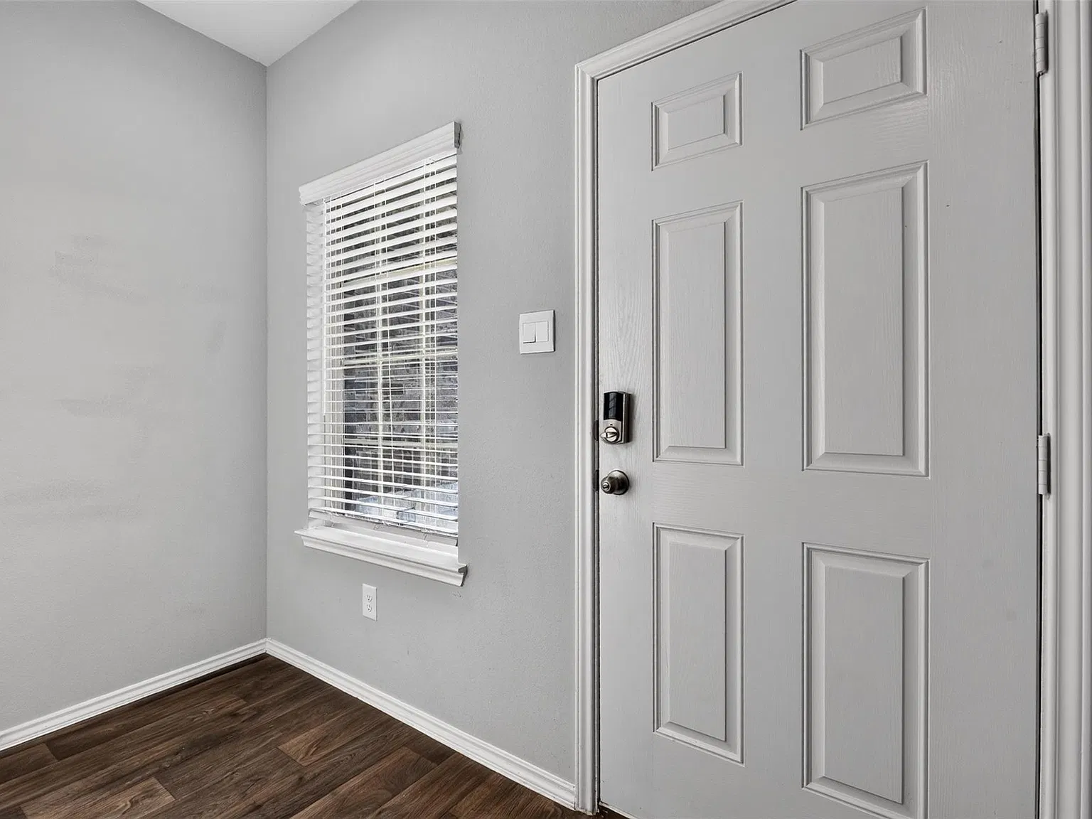 4 bed, 2.5 bath, 2161 sqft, $2,250 — Photo 4
