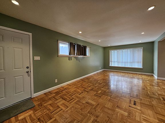3rd image of 101 Santa Paula Dr Unit 1