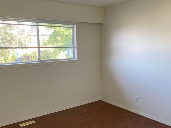4 bedroom rental in Abbotsford — photo 9