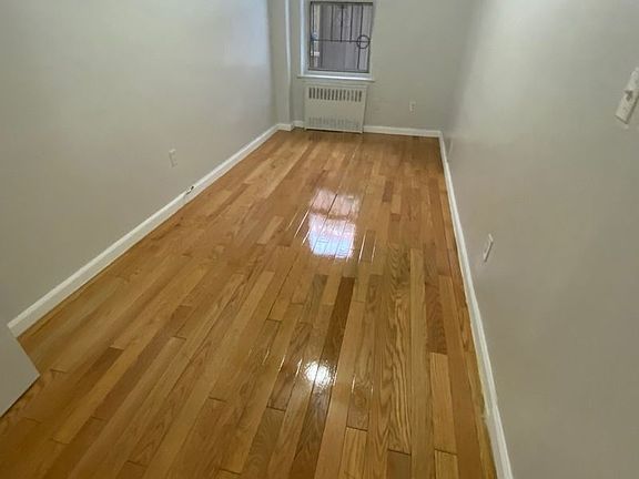 4th image of 247 E 33rd St #1F