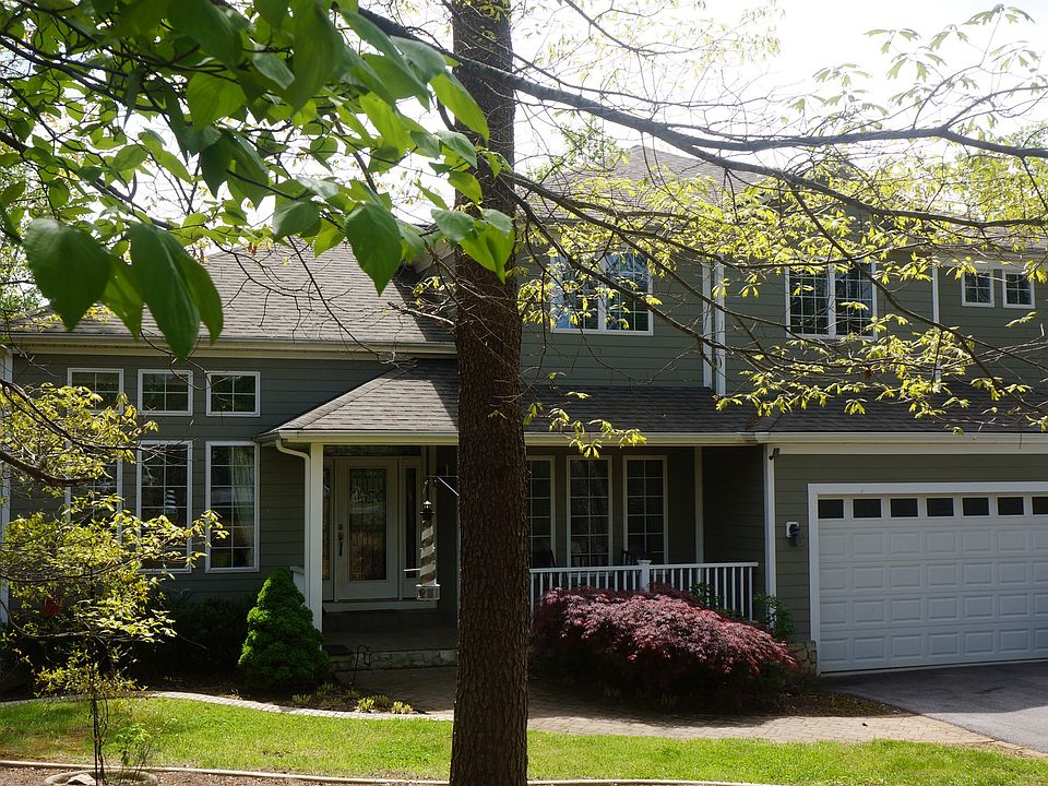 Wooded lot on cud de sac