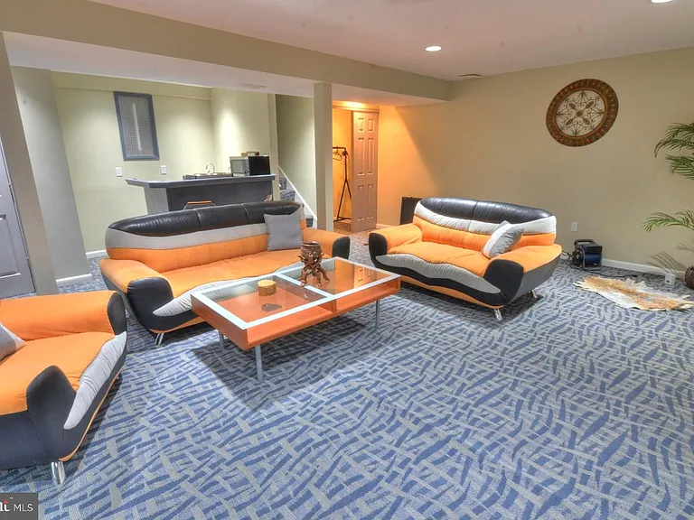 4304 Silas Hutchinson Dr — Photo 14