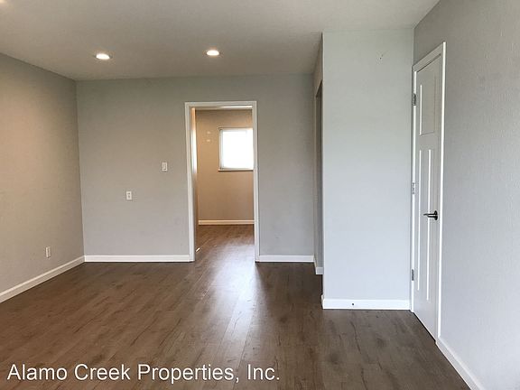 5th image of 333 Buckeye St