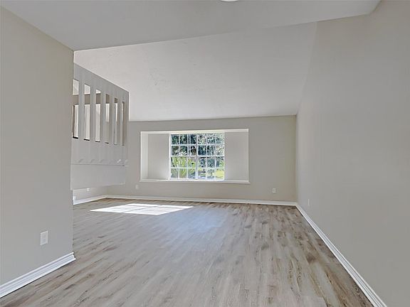 4th image of 3310 Hampton Dr