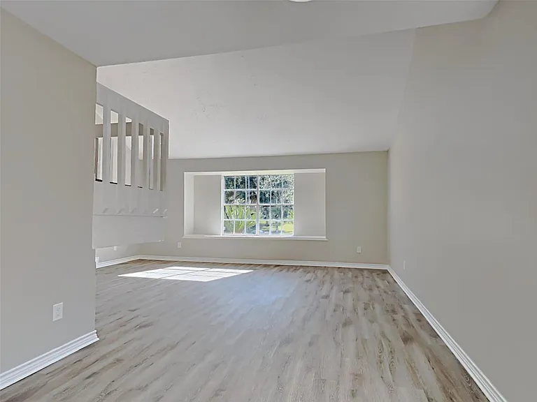 3310 Hampton Dr — Photo 4