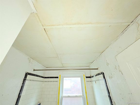 24th image of 5310 Grayton St
