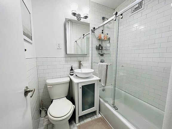 4th image of 36 W 83rd St APT 1R