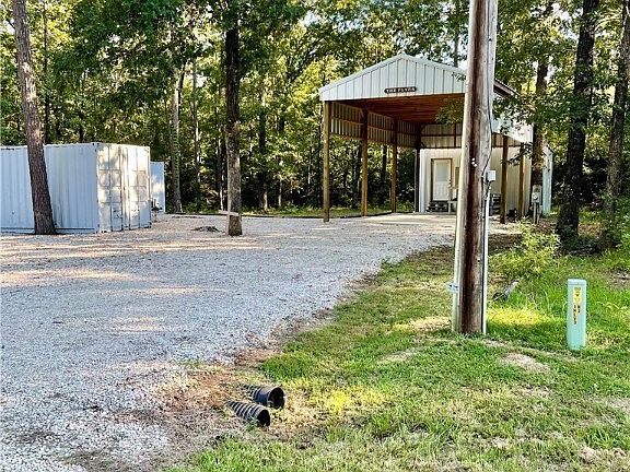 2nd image of 919 Brackenridge