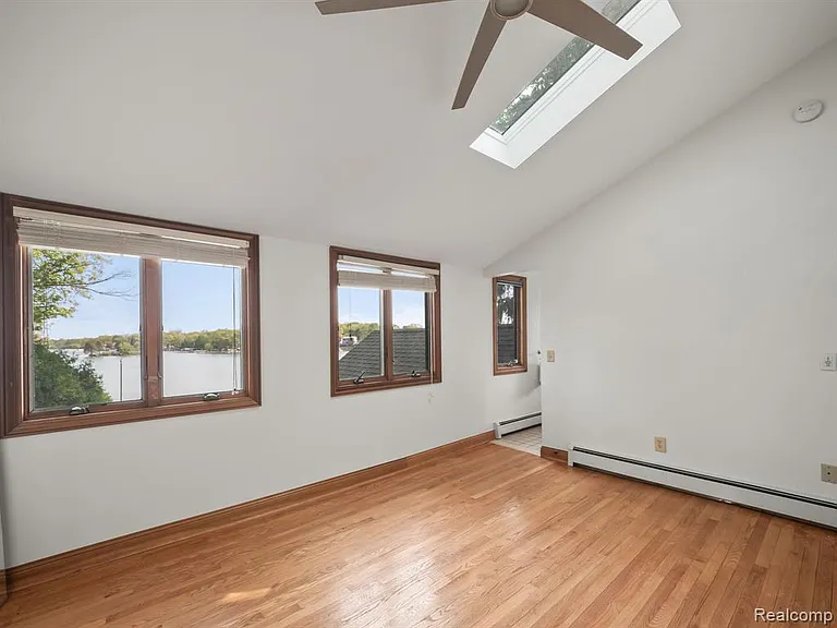 7028 Terrell St — Photo 36