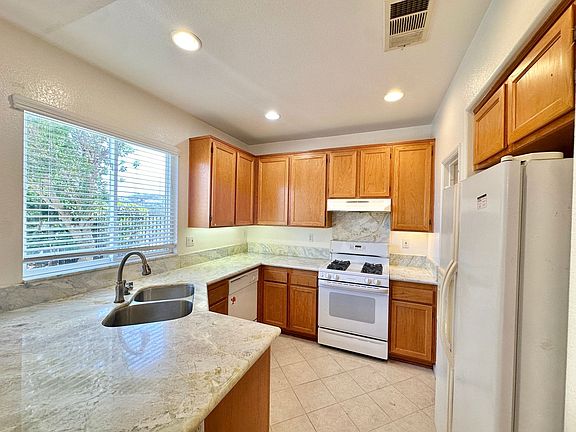 3rd image of 10422 Scripps Poway Pkwy Unit 101