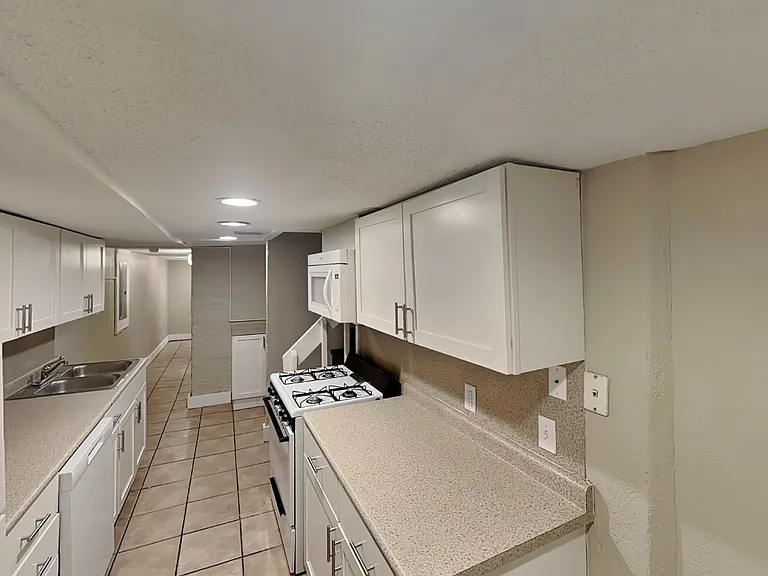 23 W 10th Ave #25A — Photo 9