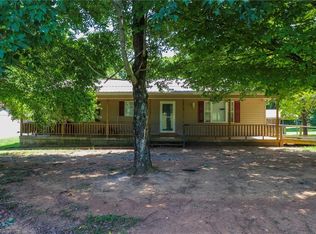 289 Stephens Ln, Thomasville, NC 27360