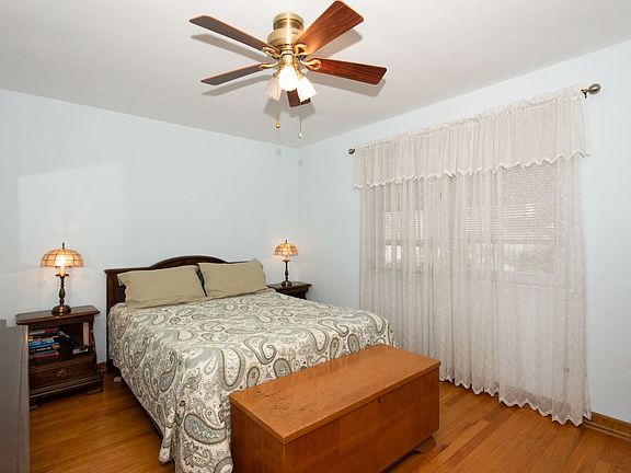 4th image of 69 Crown Ave