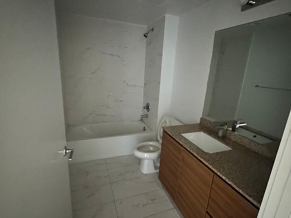 5th image of 2223 NE 2nd Ave #111