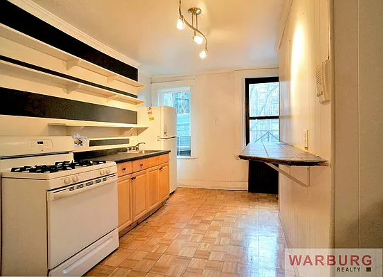 Rented by Warburg | media 32