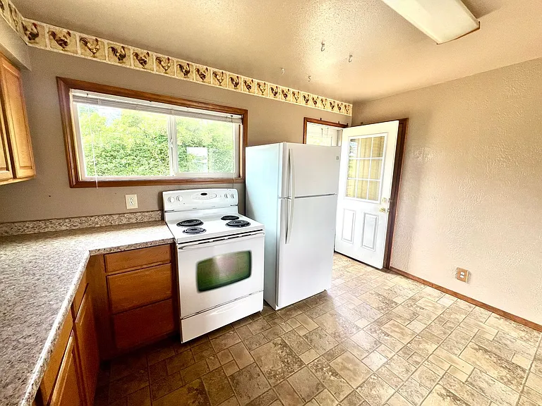 1680 Garfield St — Photo 9