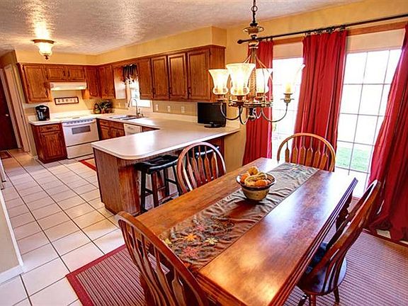 5th image of 4610 Laura Marie Dr