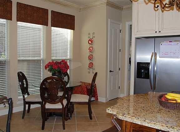 4th image of 2590 Sunflower Ln
