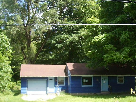 2nd image of 1989 Campground Rd