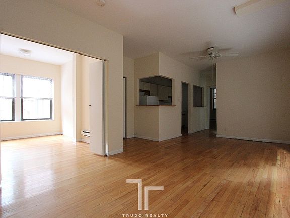 2nd image of 654 W Cornelia Ave #66010