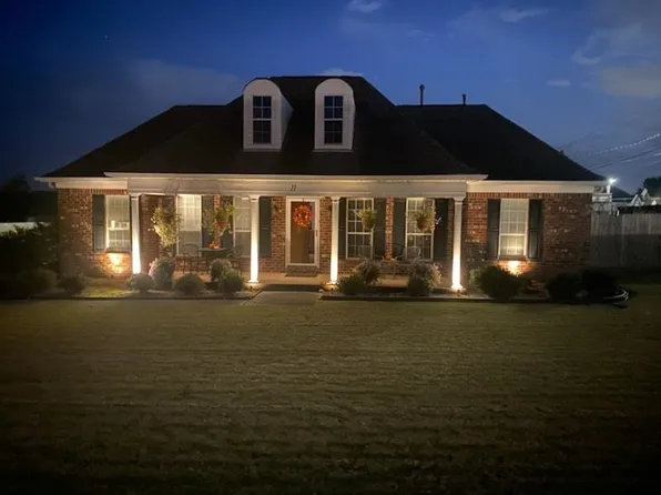 11 Sterling Farm Dr, Atoka, TN 38004