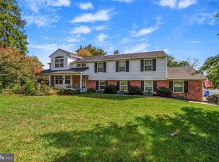 39 Bittersweet Dr, Glen Mills, PA 19342