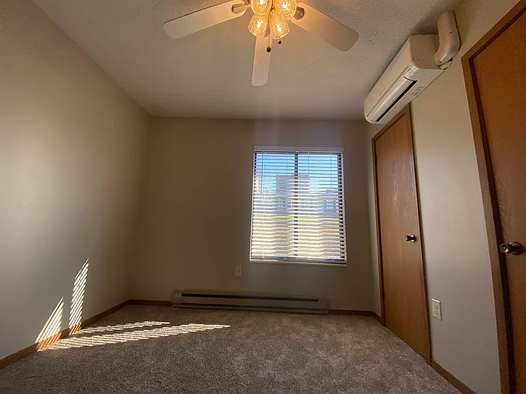 162 E Hillview Dr — Photo 11