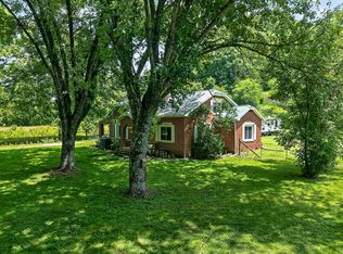 747 Hunting Creek Rd, Whitleyville, TN 38588