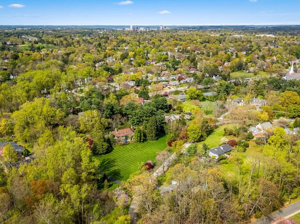 102 Cotswold Rd, Baltimore, MD 21210