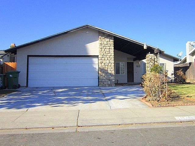 1st image of 1870 Crestwood Cir