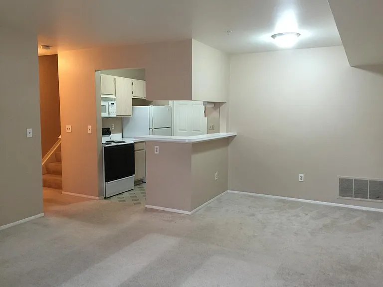 22204 Cape Cod Way — Photo 4