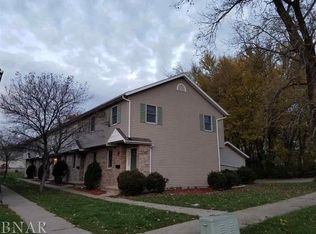102 E Shelbourne Dr, Normal, IL 61761