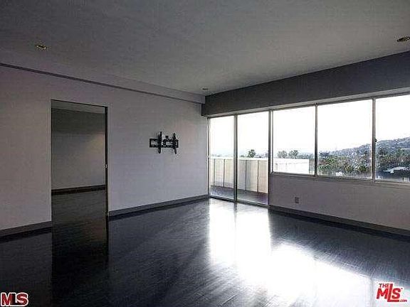 3rd image of 7135 Hollywood Blvd APT 1003