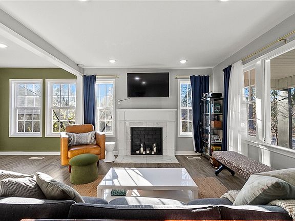 5th image of 2705 1st St E